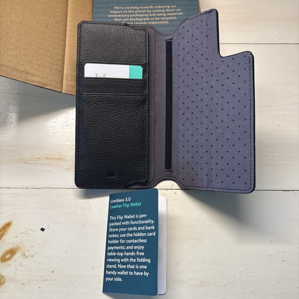 Men's Slim Wallet,‎ Black. Leather Flip Wallet. Auto Align Plus Magnetic System.
